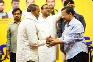 आप के राष्ट्रीय संयोजक अरविंद केजरीवाल ने हद्दाद के किसानों को सम्मानित किया !