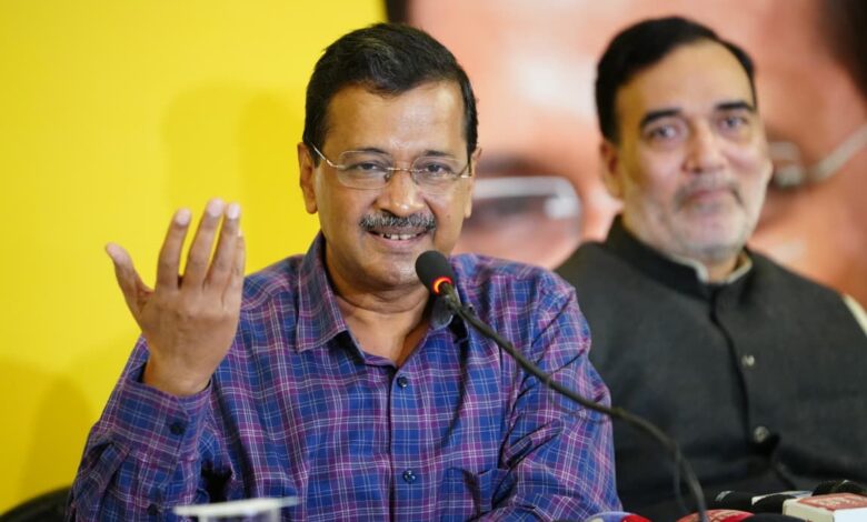 हमारी AAP पंजाब सरकार ड्रग्स बेचने वालों के घरों पर बुलडोज़र चलाती है: केजरीवाल !