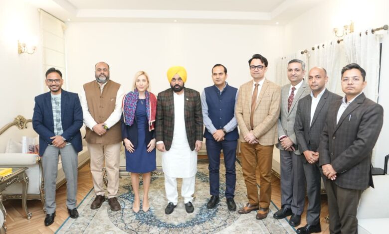 यू.के. के शिष्टमंडल ने मुख्यमंत्री से मुलाकात की !