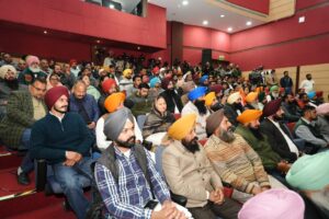 परिवहन क्षेत्र में बड़ी कंपनियों की एकाधिकारवादी पकड़ खत्म करने के लिए मुख्यमंत्री का बड़ा कदम, ‘रोज़गार क्रांति योजना’ के तहत बेरोज़गार युवाओं को 505 मिनी बस परमिट सौंपे !