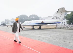 मुख्यमंत्री भगवंत सिंह मान की ओर से आने वाले वर्षों में पंजाब के विमानन उद्योग का केंद्र बनने की भविष्यवाणी की; पटियाला फ्लाइंग क्लब में एयरक्राफ्ट इंजीनियरों से बातचीत की !