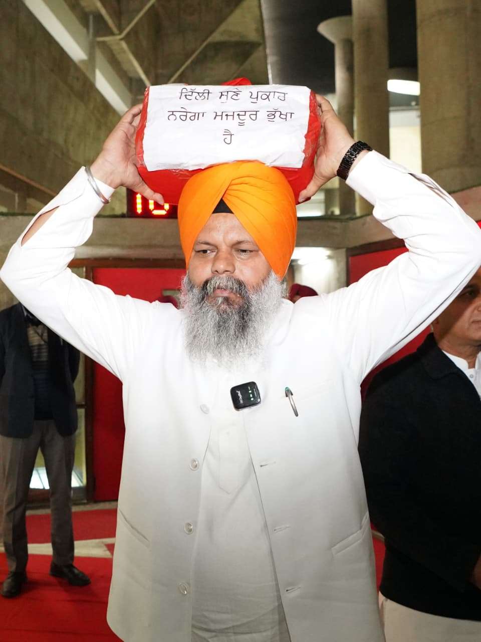 अब ‘‘आप’’ सरकार इन पत्रों को केंद्र सरकार तक पहुंचा कर उनकी समस्याओं का जल्द समाधान देने की मांग करेगी