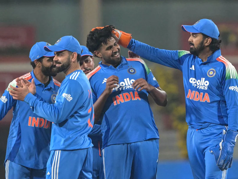 तीसरा वनडे-भारत ने साउथ अफ्रीका को 9 विकेट से हराया !