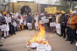 मनरेगा की जगह भाजपा के ‘काले कानून’ के खिलाफ ‘आप’ द्वारा बड़े स्तर पर विरोध प्रदर्शन, मंत्री तरुनप्रीत सिंह सौंद ने कहा! ग्रामीण रोज़ी-रोटी पर सीधा हमला है !