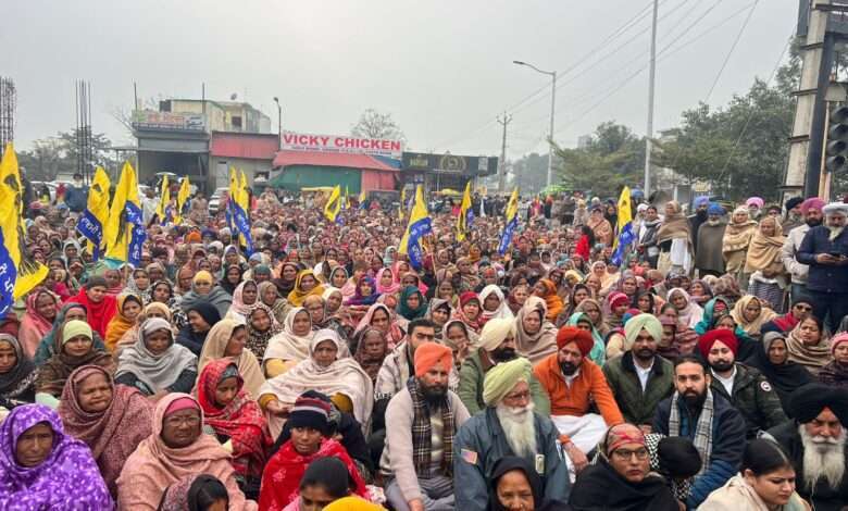 केंद्र सरकार किसान आंदोलन में हुई अपनी हार का बदला अब मजदूरों से ले रही है: राय