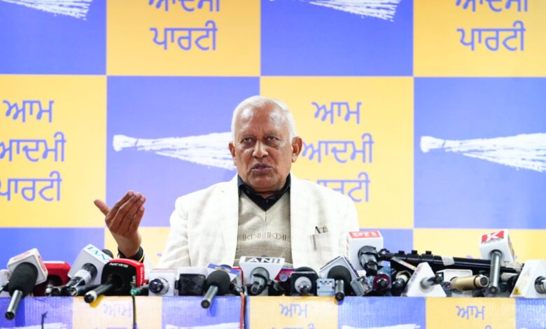 कांग्रेस का पंजाब से पानी लूटने का इतिहास रहा है, अब एक नया फाइनेंशियल बोझ, जब पंजाब विनाशकारी बाढ़ से जूझ रहा था तब वे सब कहां थे: आप नेता !