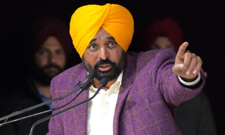 सोसायटियों में स्वामित्व को लेकर दशकों से चली आ रही अनिश्चितता खत्म करने हेतु नागरिक-केंद्रित सुधार