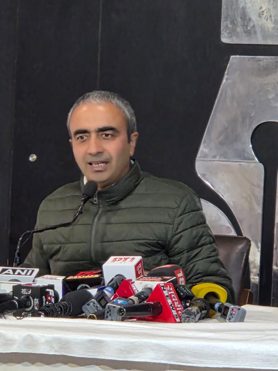 फसल बिक्री को आय बताकर पेंशन काटने की तैयारी, किसान विरोधी फैसला तुरंत वापस लें सीएम: अनुराग ढांडा