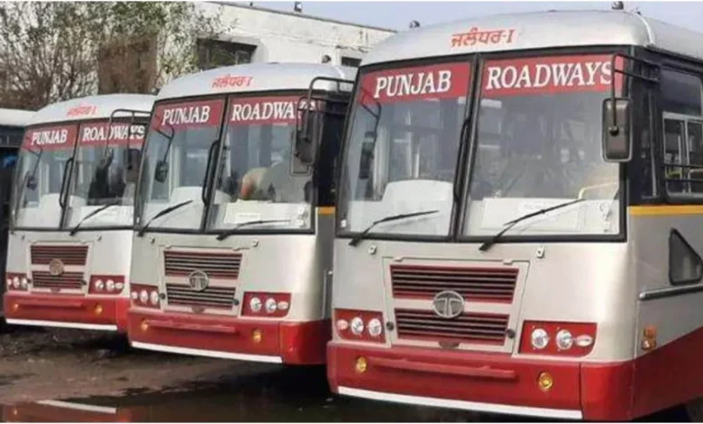 श्री मुक्तसर साहिब में चक्का जाम: रोडवेज कर्मियों और मिड-डे मील वर्करों की हड़ताल से जनजीवन बेपटरी, स्कूलों में नहीं बना खाना
