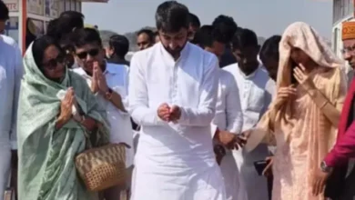 संगम में विलीन हुए 'अजित दादा': प्रयागराज में बेटे जय पवार ने विसर्जित कीं अस्थियां