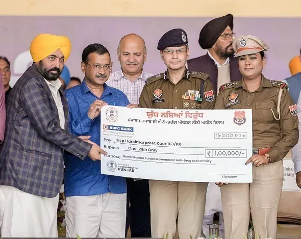 मोगा से 'नशा मुक्त पंजाब' का शंखनाद: केजरीवाल और मान ने दिलाई लाखों को शपथ; बोले— "तस्करों के महलों पर बुलडोजर चलना तो सिर्फ शुरुआत है"