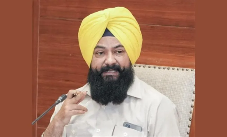 "दोषियों को बख्शा नहीं जाएगा" जसवीर सिंह गढ़ी ने फिल्लौर कांड पर एसएसपी जालंधर से मांगी 19 फरवरी तक रिपोर्ट "दोषियों को बख्शा नहीं जाएगा" जसवीर सिंह गढ़ी ने फिल्लौर कांड पर एसएसपी जालंधर से मांगी 19 फरवरी तक रिपोर्ट