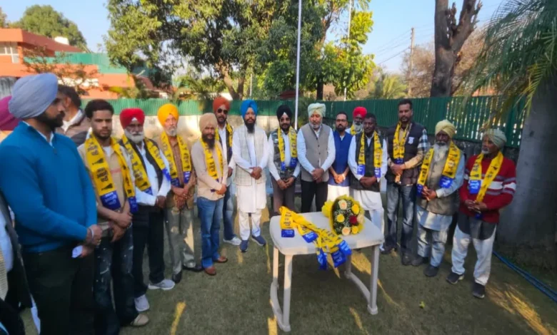 पंजाब BJP में बड़ी सेंध: SC विंग के कद्दावर नेता अमरजीत सिंह कोकरी कलां ने थामा 'झाड़ू', चीमा ने किया स्वागत