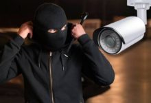 मानसा में चोरों के हौसले बुलंद: काली माता मंदिर में लाखों की चोरी, CCTV में कैद हुए दो नकाबपोश युवक