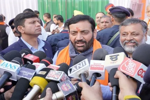 लुधियाना में गरजे नायब सिंह सैनी: "भ्रष्टाचार में कांग्रेस से चार कदम आगे है 'आप'", 2027 में कमल खिलाने का आह्वान