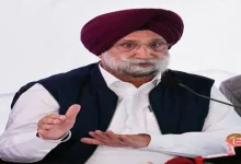 पुलिस कर्मियों की मौत का मामला: सांसद सुखजिंदर रंधावा ने 'आपसी शूटआउट' की थ्योरी को नकारा; गृह मंत्रालय से जांच की मांग पुलिस कर्मियों की मौत का मामला: सांसद सुखजिंदर रंधावा ने 'आपसी शूटआउट' की थ्योरी को नकारा; गृह मंत्रालय से जांच की मांग