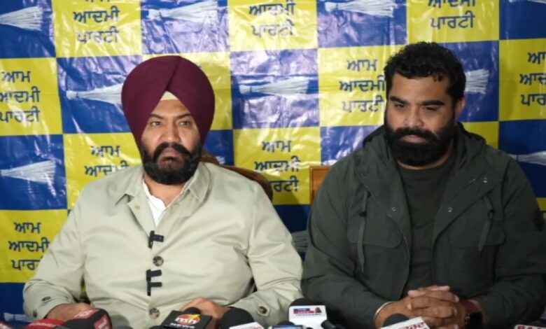 आप नेता ने पंजाब के लोगों से की एकजुट होने की अपील, कहा- पिछले दरवाजे से फिर 'काले कानून' लाने की तैयारी कर रही भाजपा