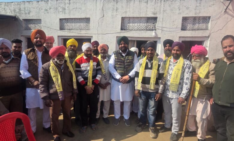 विधायक गुरदीप सिंह रंधावा ने सभी नेताओं व कार्यकर्ताओं का किया स्वागत