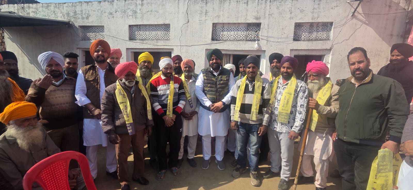 विधायक गुरदीप सिंह रंधावा ने सभी नेताओं व कार्यकर्ताओं का किया स्वागत