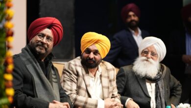 - महिंदर सिंह रंधावा को आधुनिक पंजाब का निर्माता बताया