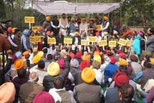 दलित और मेहनतकश का मजाक उड़ाने पर कांग्रेस के खिलाफ बैंड-बाजा लेकर "आप" का जोरदार प्रदर्शन !