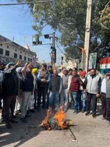 भारत-अमेरिका व्यापार समझौते के खिलाफ 'आप' का पंजाब भर में जोरदार प्रदर्शन, केंद्र पर देश के हितों को बेचने का लगाया आरोप !