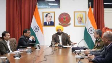 - मुख्यमंत्री भगवंत सिंह मान द्वारा कानून और व्यवस्था के प्रमुख मुद्दों पर विचार-विमर्श के लिए सभी पुलिस कमिश्नरों, एसएसपीज़ और वरिष्ठ अधिकारियों के साथ बैठक