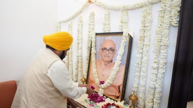 मुख्यमंत्री भगवंत सिंह मान ने संदीप गिलहोत्रा के परिवार के साथ दुख साझा किया ! - संदीप गिलहोत्रा के अचानक निधन से उत्पन्न खालीपन कभी भरा नहीं जा सकता: मुख्यमंत्री भगवंत सिंह मान