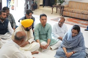 मुख्यमंत्री भगवंत सिंह मान ने संदीप गिलहोत्रा के परिवार के साथ दुख साझा किया !