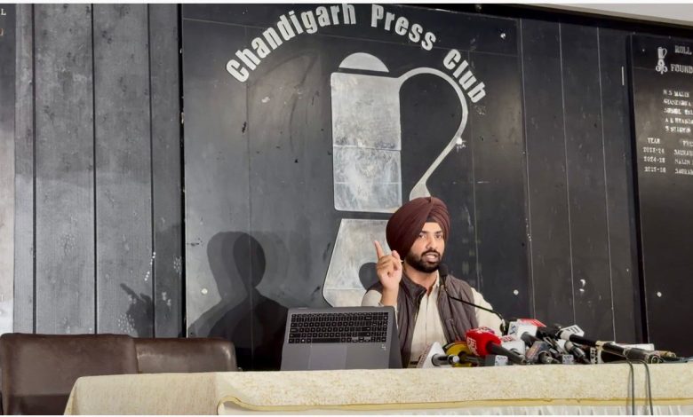 सुखपाल खैरा के "दोहरे मापदंड" का भंडाफोड़: गांव की सड़क पर अवैध कब्जा और चंडीगढ़ की 100 करोड़ की संपत्ति पर गंभीर सवाल