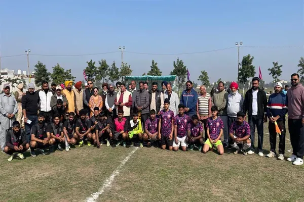 जालंधर: बाबा साहेब की याद में फुटबॉल का महाकुंभ; 'आप' नेता नितिन कोहली ने किया उद्घाटन, मैदान में रोशन हुईं नई लाइट्स