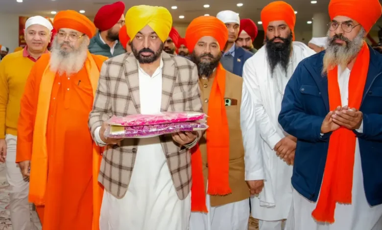 गुरु रविदास जी के प्रकाश पर्व पर श्रद्धा का सैलाब: संत समाज ने की CM मान के प्रबंधों की सराहना, साल भर चलेंगे कार्यक्रम