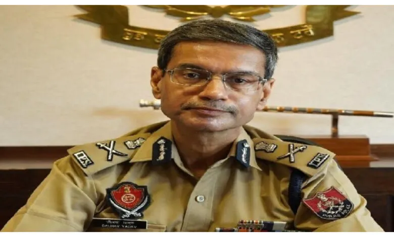 'गैंगस्टरां ते वार' का एक महीना पूरा: पंजाब पुलिस ने 32 हजार ठिकानों पर की छापेमारी, 10 हजार से ज्यादा गिरफ्तार; DGP गौरव यादव का बड़ा एक्शन 'गैंगस्टरां ते वार' का एक महीना पूरा: पंजाब पुलिस ने 32 हजार ठिकानों पर की छापेमारी, 10 हजार से ज्यादा गिरफ्तार; DGP गौरव यादव का बड़ा एक्शन