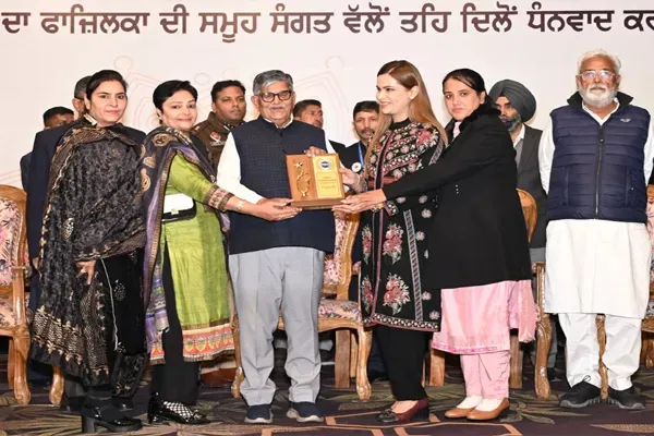 फाजिल्का: राज्यपाल कटारिया ने भरी हुंकार— 'शत्रु देश की ड्रोन साजिश को नाकाम करेगी जनता की सतर्कता', करण गिलहोत्रा फाउंडेशन के कार्यों को सराहा