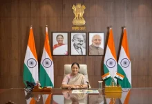 दिल्ली में 'राह-वीर योजना' लागू: सड़क हादसों में जान बचाने वालों को ₹25,000 और कानूनी सुरक्षा दिल्ली में 'राह-वीर योजना' लागू: सड़क हादसों में जान बचाने वालों को ₹25,000 और कानूनी सुरक्षा