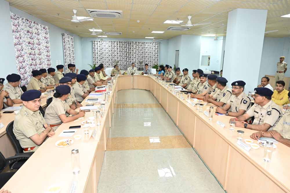 मुख्य सचिव की बैठक: गृह रक्षा विभाग को आधुनिक तकनीक से मजबूत करने की दिशा में कदम