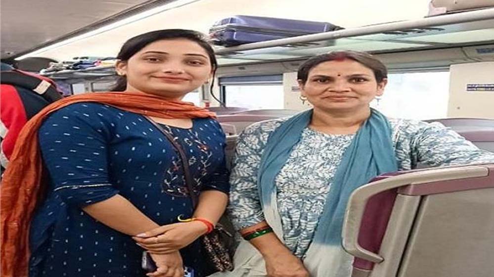 MP की 2 महिला सरपंचों को दिल्ली में मिला सम्मान, निधि और ज्योति बनीं प्रेरणा का स्रोत MP की 2 महिला सरपंचों को दिल्ली में मिला सम्मान, निधि और ज्योति बनीं प्रेरणा का स्रोत
