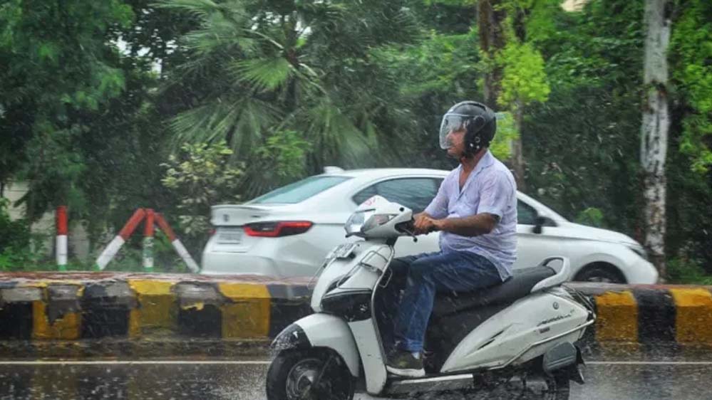 पंजाब में 4 जिलों में बारिश का अलर्ट, 2 दिनों में तापमान में 7.6 डिग्री की गिरावट, 21 तक रहेगा खराब मौसम