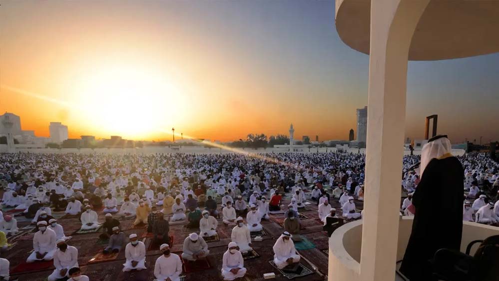 मुस्लिम देश में खुले में नमाज पर रोक, सरकार ने जनता से कहा- 'मस्जिद के अंदर ही करें इबादत'