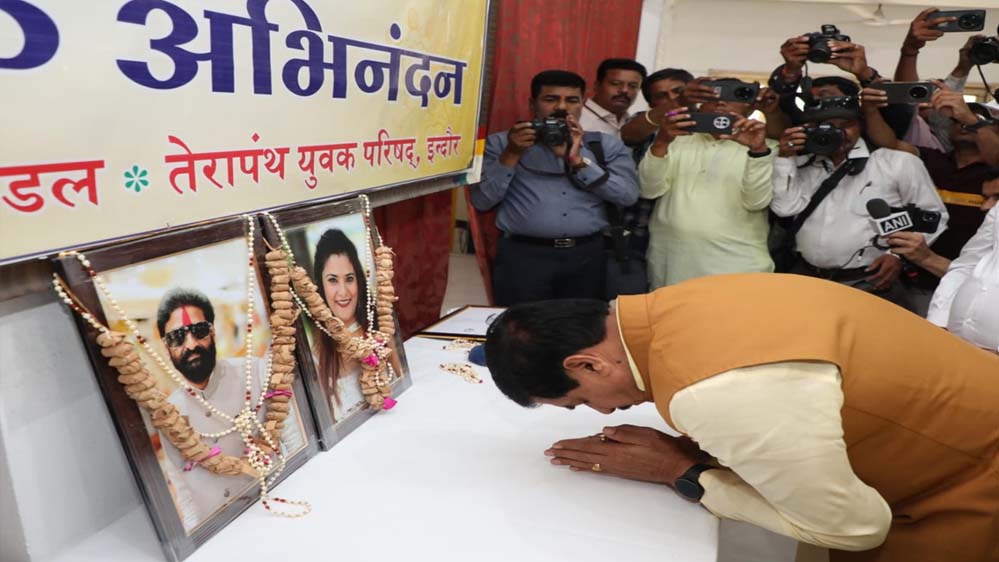सीएम डॉ. मोहन यादव इंदौर अग्निकांड पीड़ितों से मिले, कहा- दुख की घड़ी में हम आपके साथ हैं