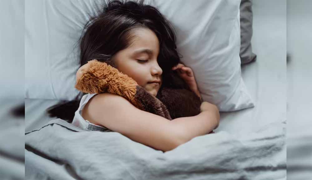 बच्चों के लिए कितनी नींद है जरूरी? उम्र के अनुसार जानें सही स्लीप टाइम