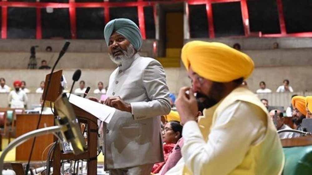 पंजाब बजट मोमेंट्स: ‘मावां-धीयां सत्कार’ पर हंगामा, अरोड़ा ने रोकी वित्त मंत्री चीमा की स्पीच