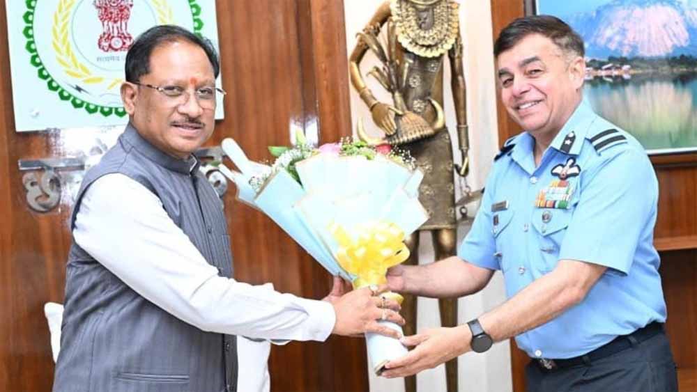 नक्सलवाद पर CM साय का बड़ा बयान: NDC अधिकारियों संग चर्चा में ‘डबल इंजन’ की सफलता का जिक्र