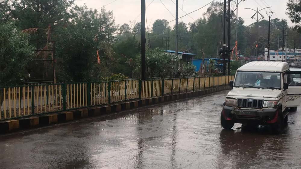 मध्यप्रदेश में बारिश और ओलावृष्टि, 34 जिलों में बिजली गिरने और ओलावृष्टि का अलर्ट