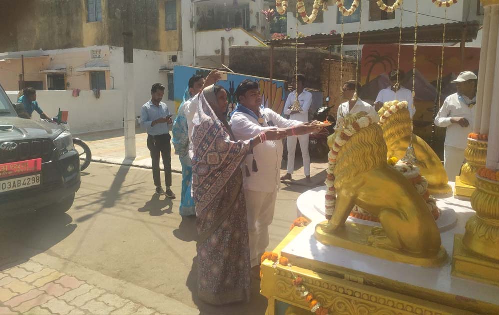 साईं बाबा की यात्रा बड़े धूमधाम से निकल गई