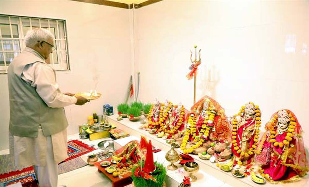 राज्यपाल पटेल ने रामनवमी पर लोकभवन मंदिर में की पूजा-अर्चना