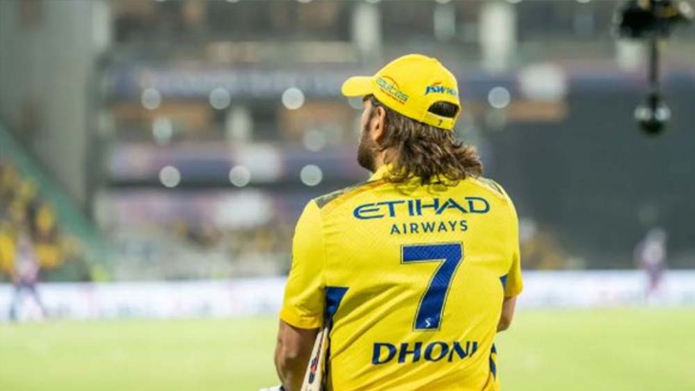 CSK को IPL 2026 से पहले बड़ा नुकसान, धोनी चोट के कारण शुरुआती दो हफ्ते नहीं खेलेंगे