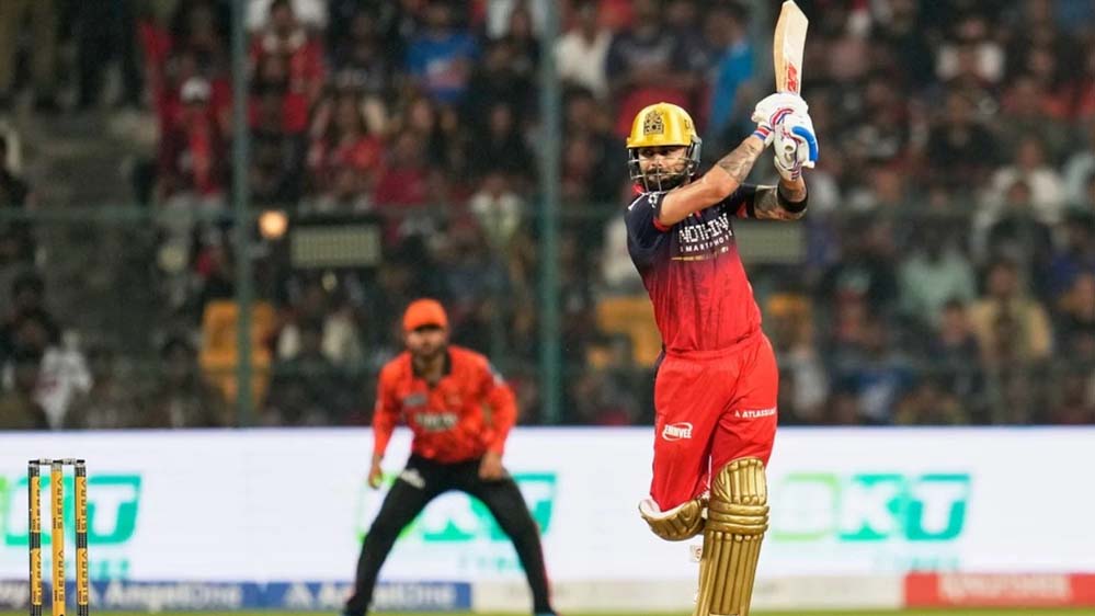 कोहली की कमाल की पारी और देवदत्त का योगदान, ओपनिंग मैच में आरसीबी ने हैदराबाद को 6 विकेट से हराया