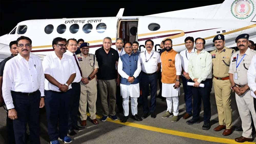 बिलासा देवी केवट एयरपोर्ट से रात्रि उड़ान सेवा का शुभारंभ, CM साय ने भरी पहली नाइट फ्लाइट