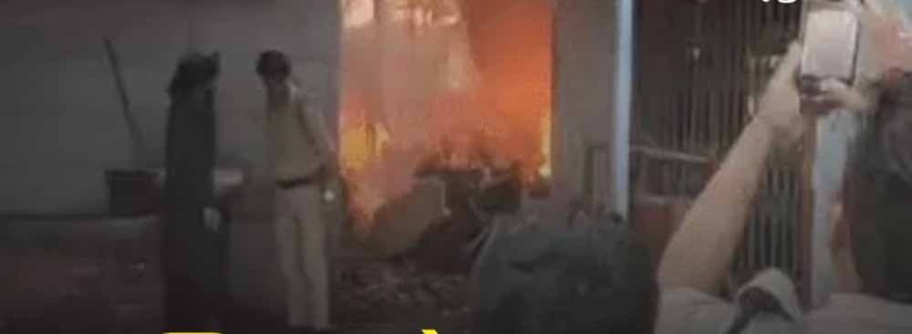 हनुमानगंज थाने में अग्निकांड से हड़कंप: खड़े 30 वाहनों में लगी आग, कई जलकर राख